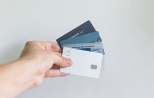 Tvarkykite savo kredito korteles naudodami stebėjimo skaičiuoklę